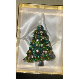 VINTAGE WATERMELON RIVOLI CRYSTAL RHINESTONE CHRISTMAS TREE PIN UNSIGNED